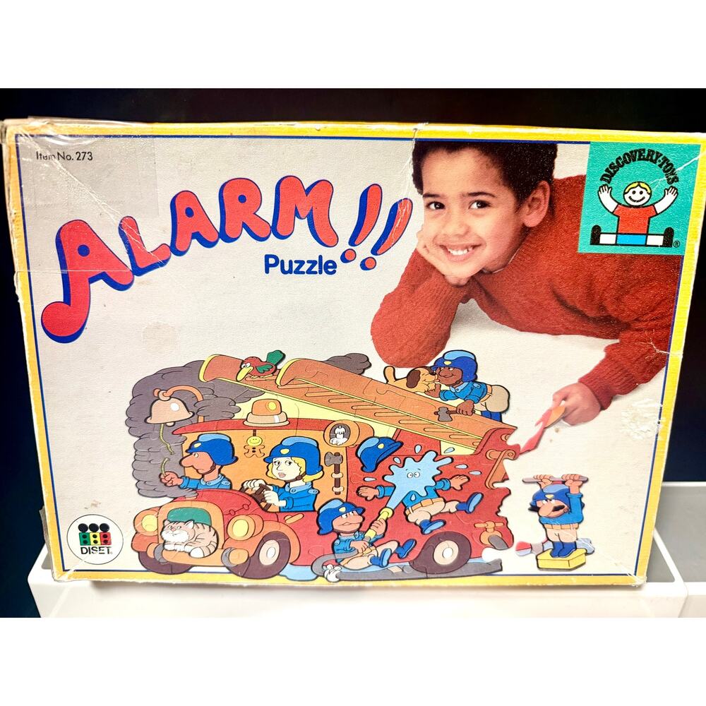 Discovery Toys Vintage 1988 Alarm Puzzle Fire Truck complete